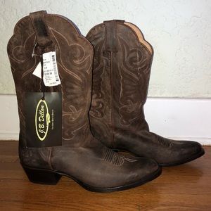 Brown cowboys boots, straight from Nashville!